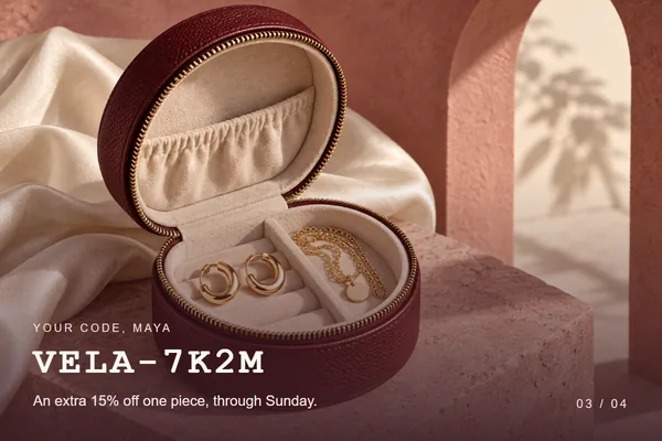 Slide three: a jewelry case with Maya's code VELA-7K2M for an extra 15 percent off through Sunday